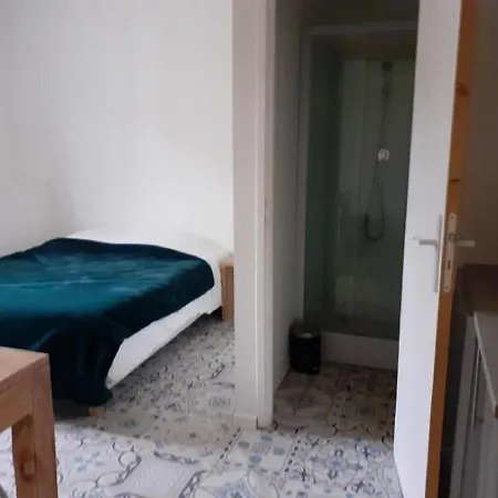 Simplistic Holiday In Near Opera Museum 度假居